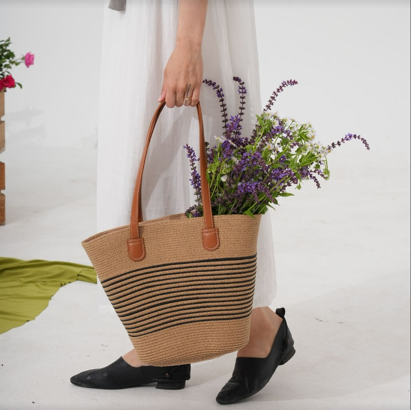 Striped Straw Tote Bag – Large Capacity Woven Market Basket with Zipper, Versatile Beach & Everyday Shoulder Bag