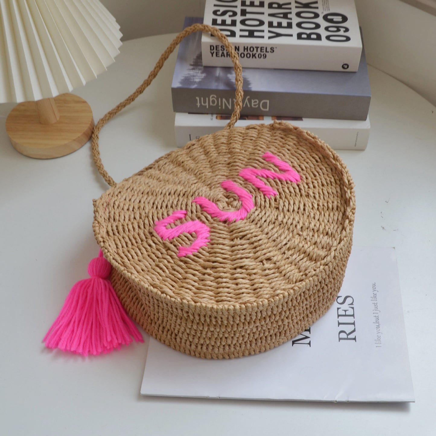 Personalized Letter Circle Crossbody Bag – Cute Round Canvas Shoulder Purse with Adjustable Long Strap, A Photogenic Summer Essential for Girls & Teens